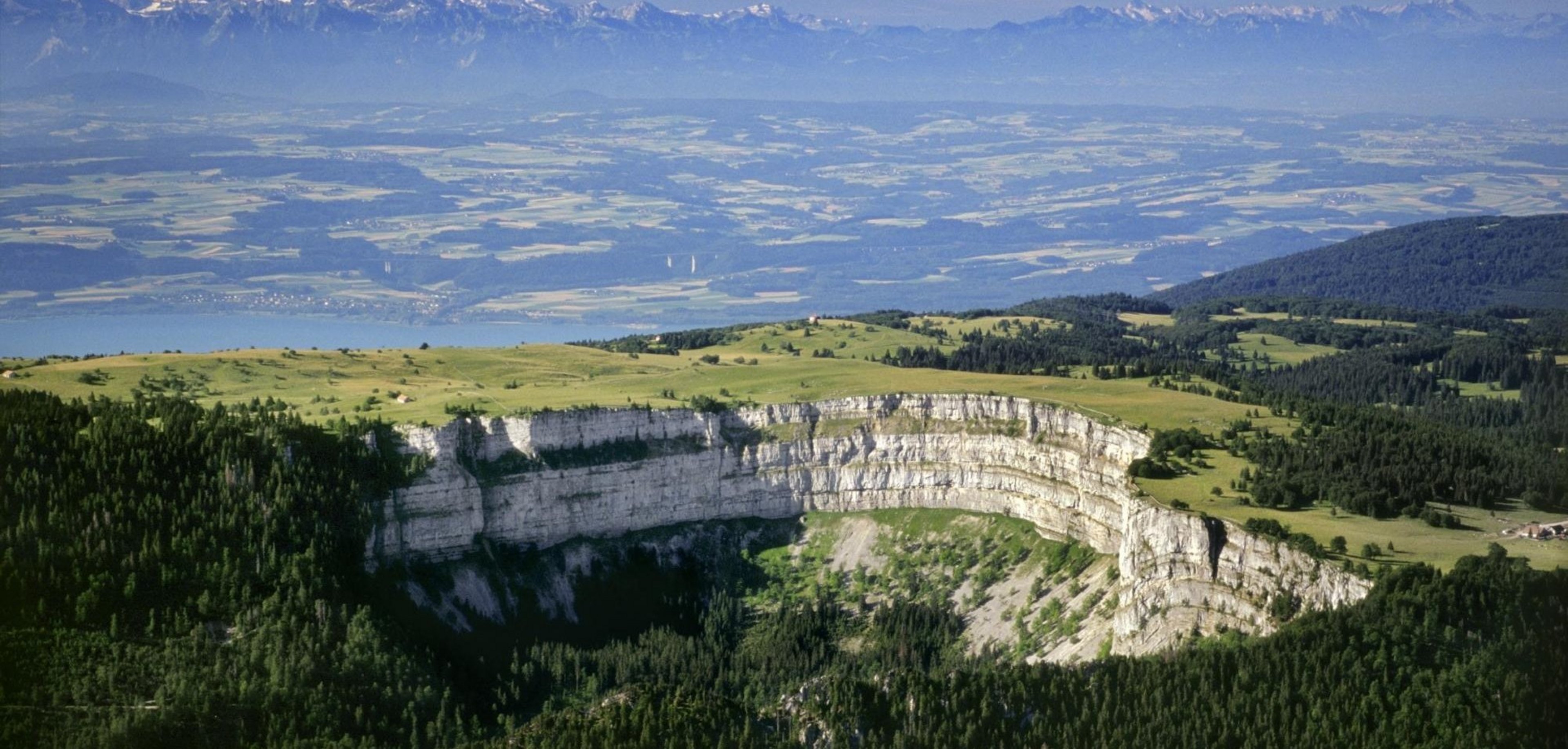 et la région du Creux du Van