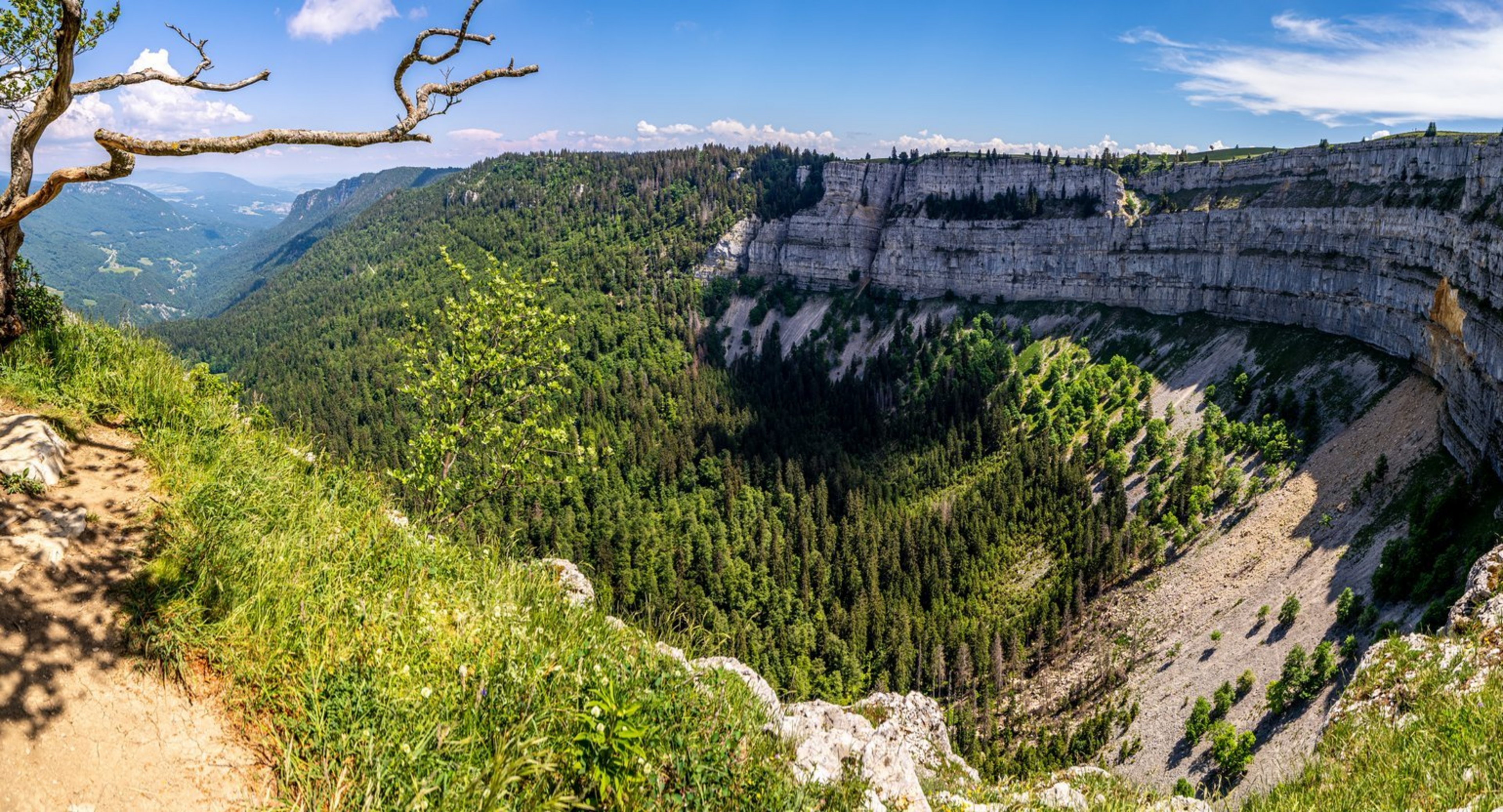 und die Region Creux du Van